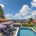 Natali With Pool And Sea View - Happy Apartamento Šmrika
