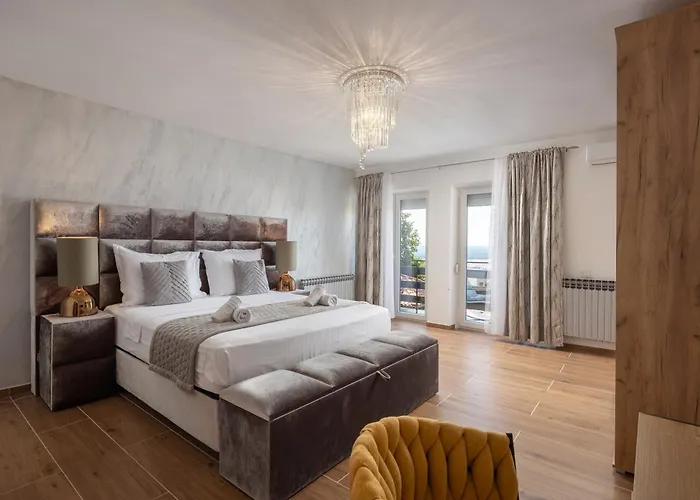 Natali With Pool And Sea View - Happy Apartman Šmrika