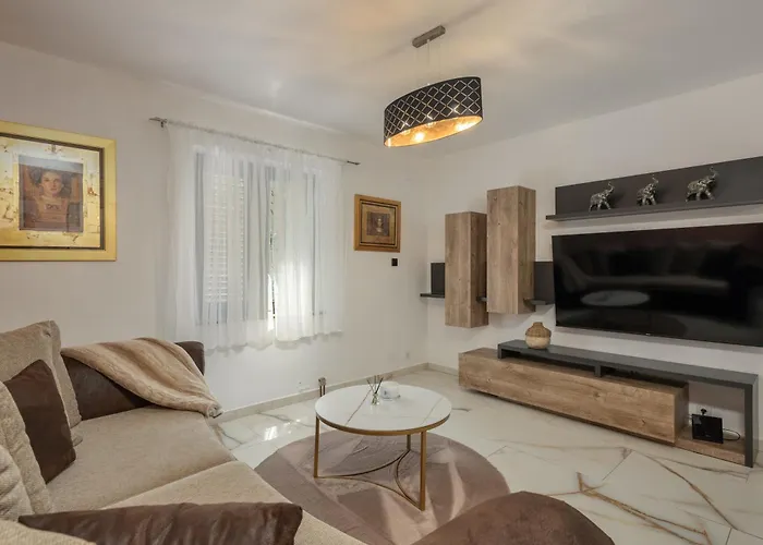 Natali With Pool And Sea View - Happy Apartman *