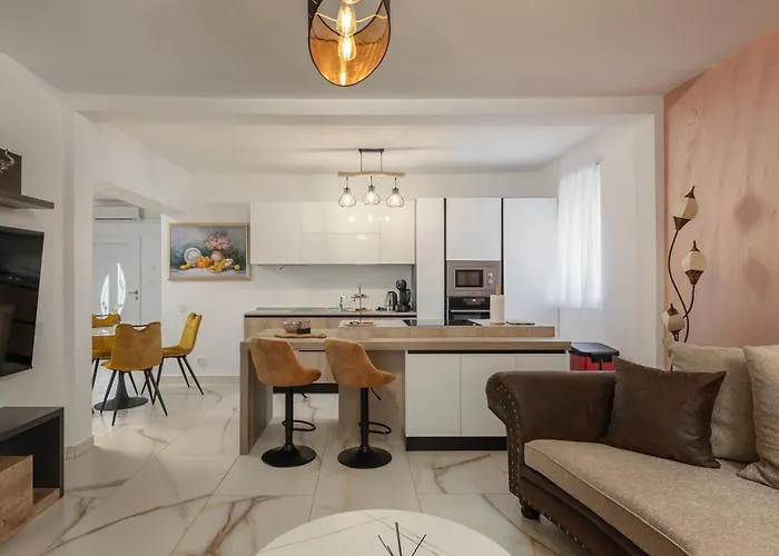 Apartman Natali With Pool And Sea View - Happy