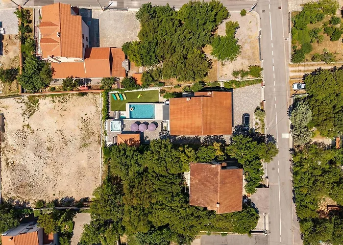 Apartman Natali With Pool And Sea View - Happy *
