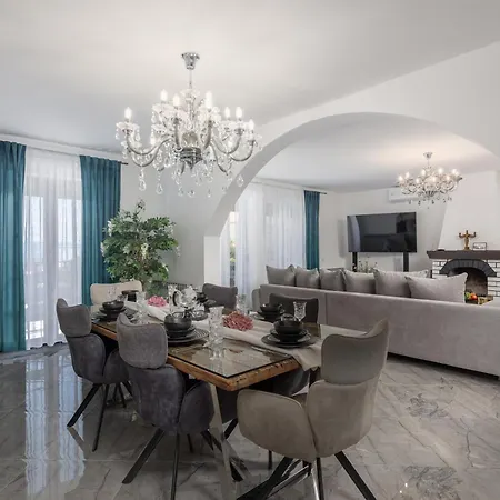 Natali With Pool And Sea View - Happy Šmrika