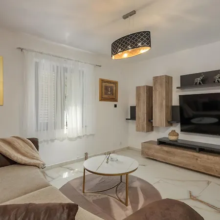 Natali With Pool And Sea View - Happy Apartmán *