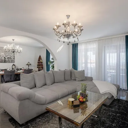 Natali With Pool And Sea View - Happy Appartement Šmrika