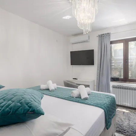 Natali With Pool And Sea View - Happy * Šmrika