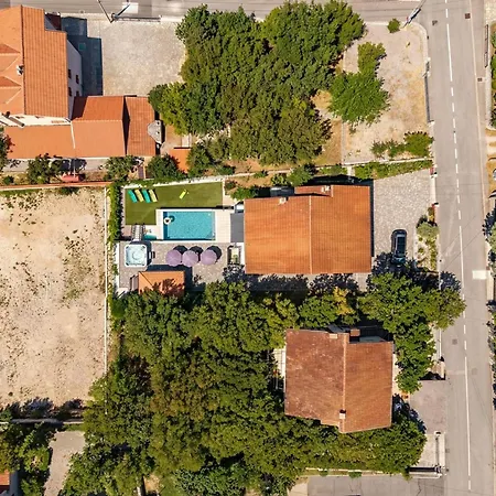 Apartmán Natali With Pool And Sea View - Happy *