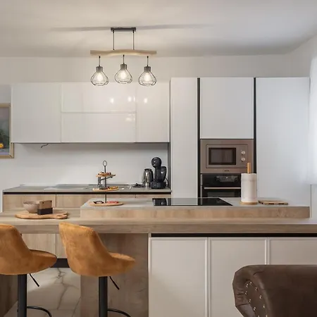 Natali With Pool And Sea View - Happy Šmrika