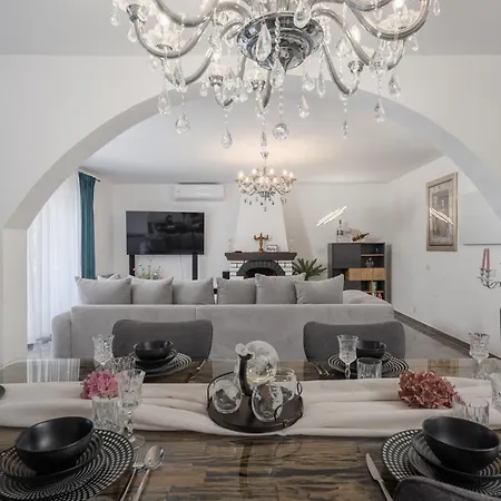 Natali With Pool And Sea View - Happy