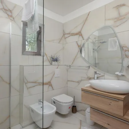 Natali With Pool And Sea View - Happy Apartmán Šmrika