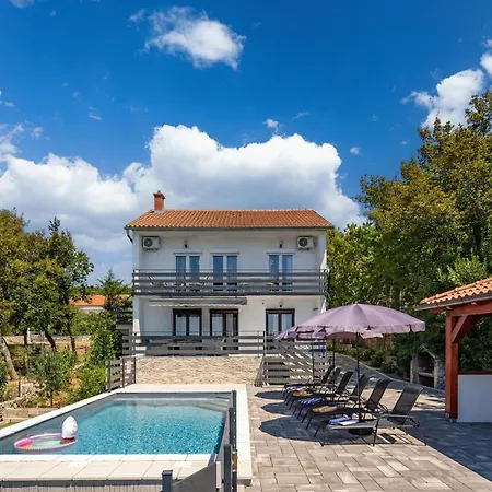 Natali With Pool And Sea View - Happy Apartmán *