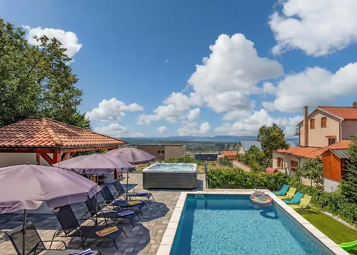 Natali With Pool And Sea View - Happy Apartment Smrika