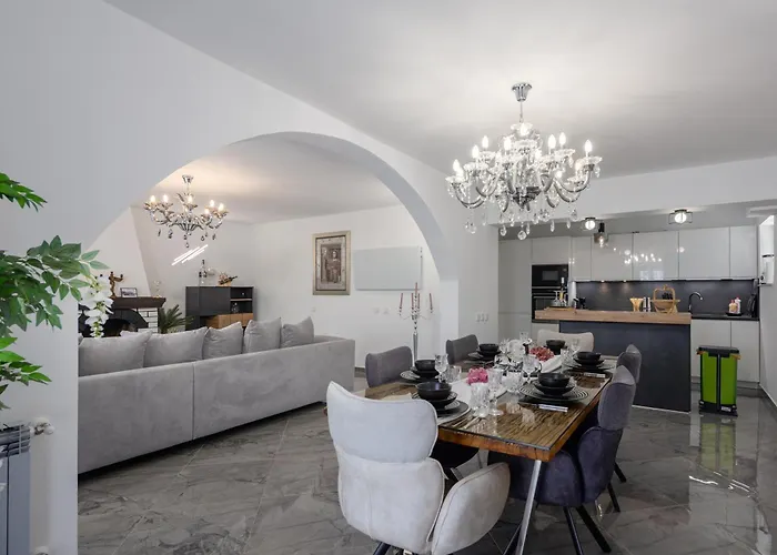 Natali With Pool And Sea View - Happy Apartment *